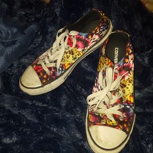 Girls converse
